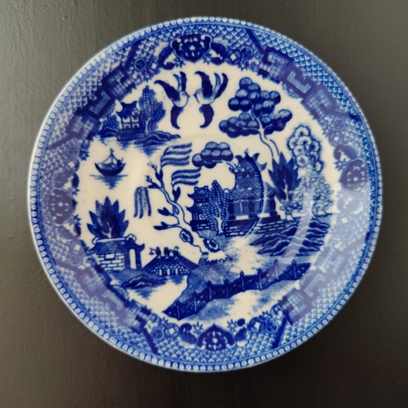 4 unbranded | transferware | Blue Willow pattern plates (saucers) 🔵⚪ - Picture 6 of 8